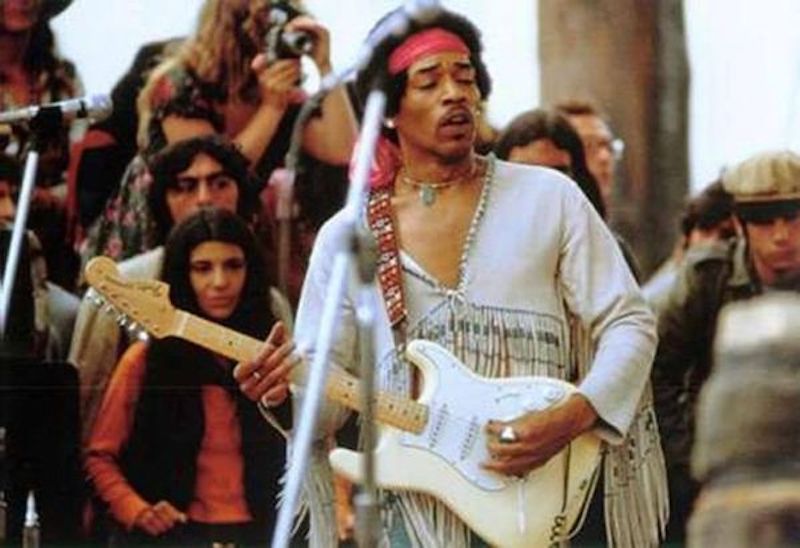 The History of Jimi Hendrix's Famous Guitar, The Woodstock Strat - Extra Chill