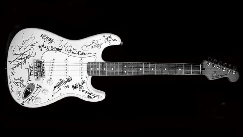 The Story of the "Reach Out to Asia" Stratocaster - Extra Chill